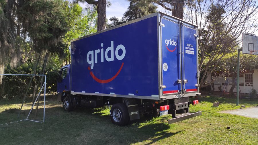 Vehículo rotulado con vinilo